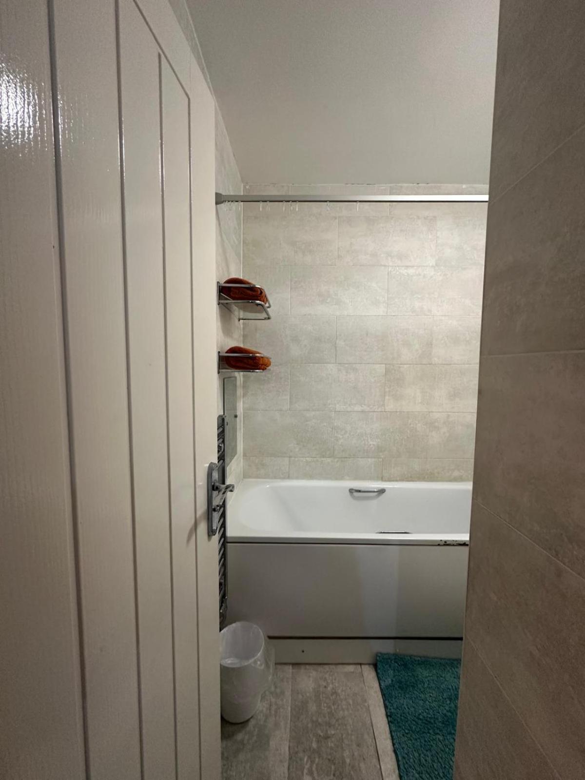 Stunning 3bedroom Flat In Bethnal Green- 3mins Away From Underground Station Apartment London