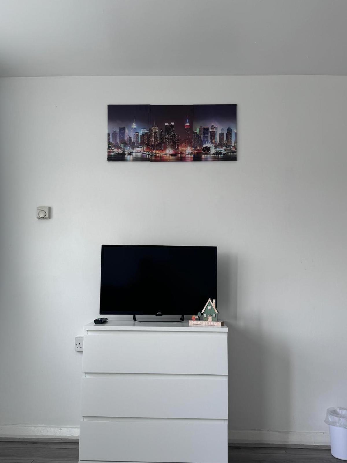Stunning 3bedroom Flat In Bethnal Green- 3mins Away From Underground Station Appartamento Londra